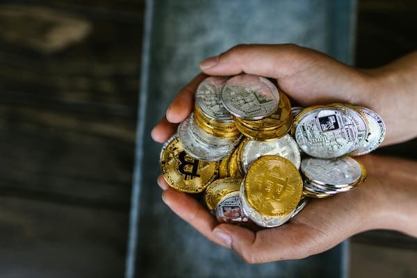 利率前瞻：熊猫债破2000亿元，黄金波动风险几何？